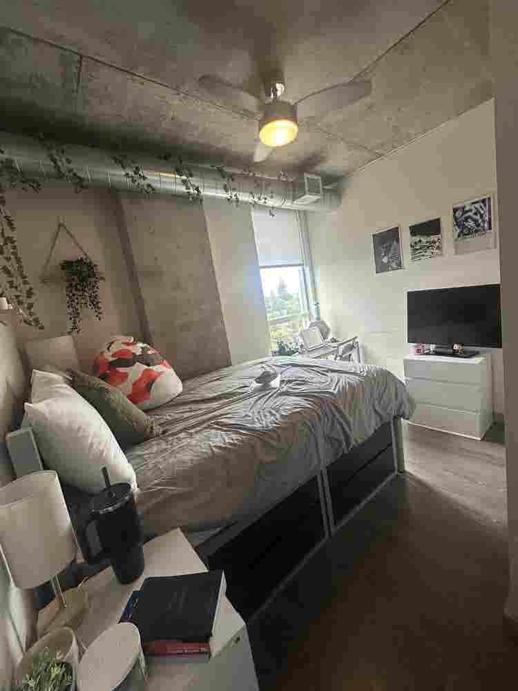 Bedroom for sublet at  Franklin