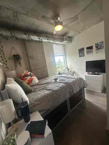 Bedroom for sublet at  Franklin