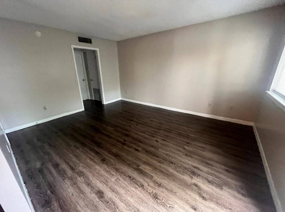 BA Apartment Lease Take Over