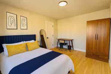 Furnished room in PRIME Location