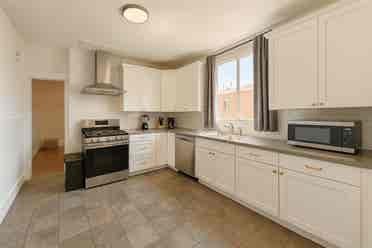 Furnished room in PRIME Location
