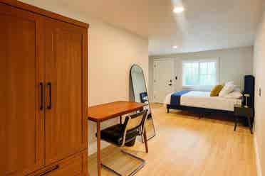 Furnished room in PRIME Location