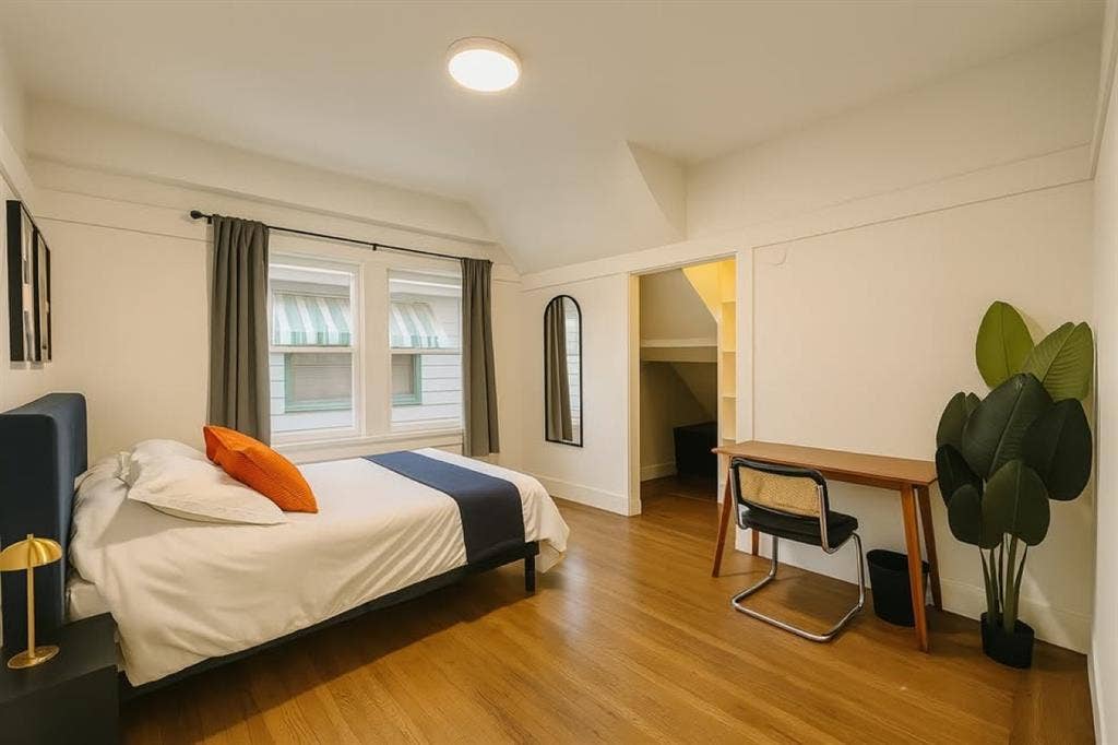 Furnished room in PRIME Location