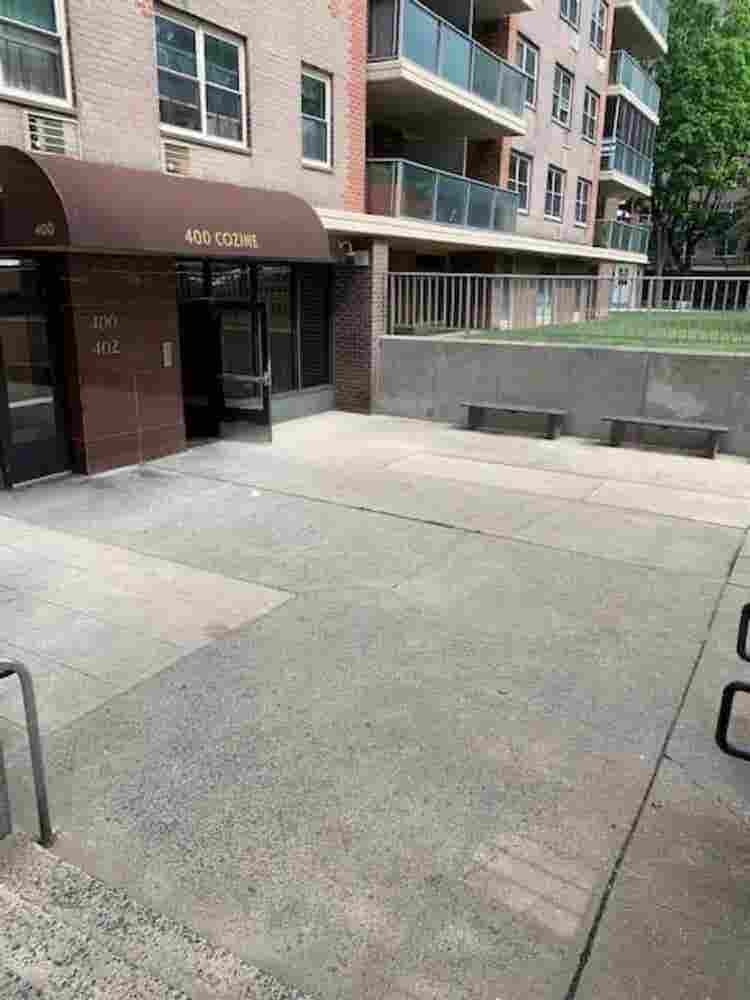 King size rm balcony security parkn