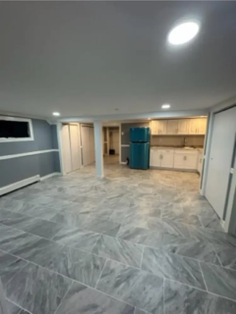 Basement room utl incl 1 male