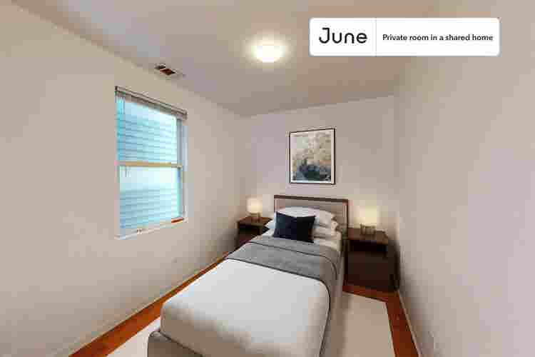 3 BR in Chicago