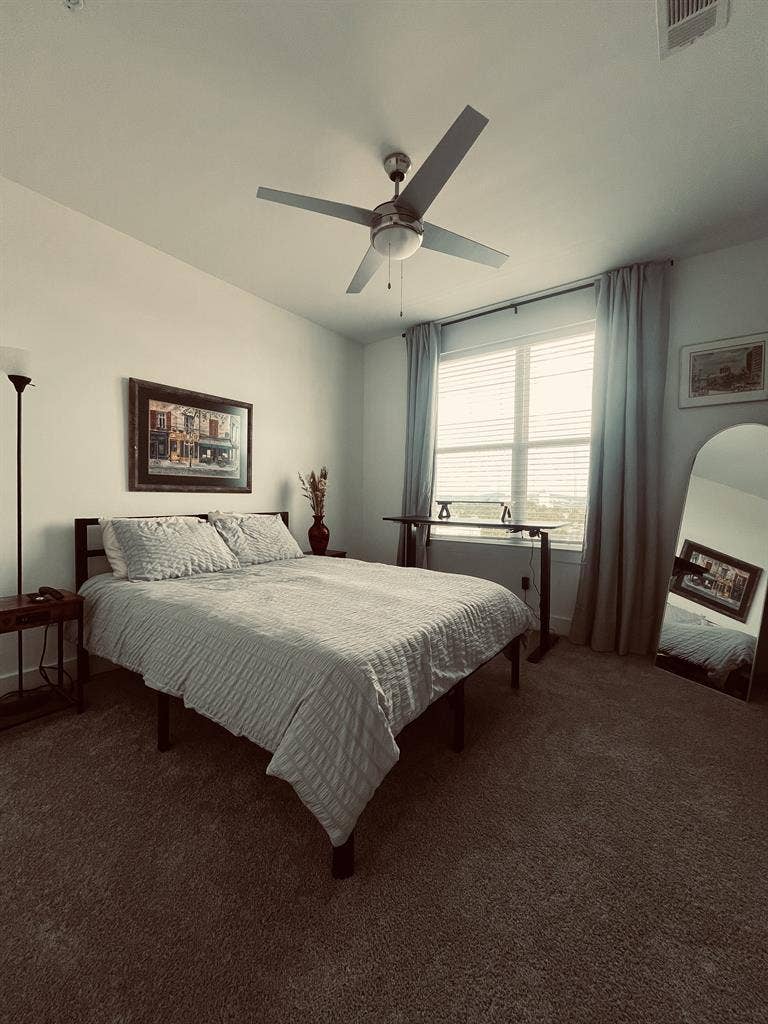 Prime Comfort – Trendy Upscale Room