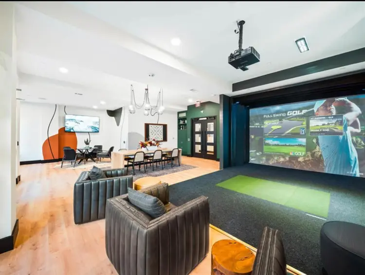 Prime Comfort – Trendy Upscale Room