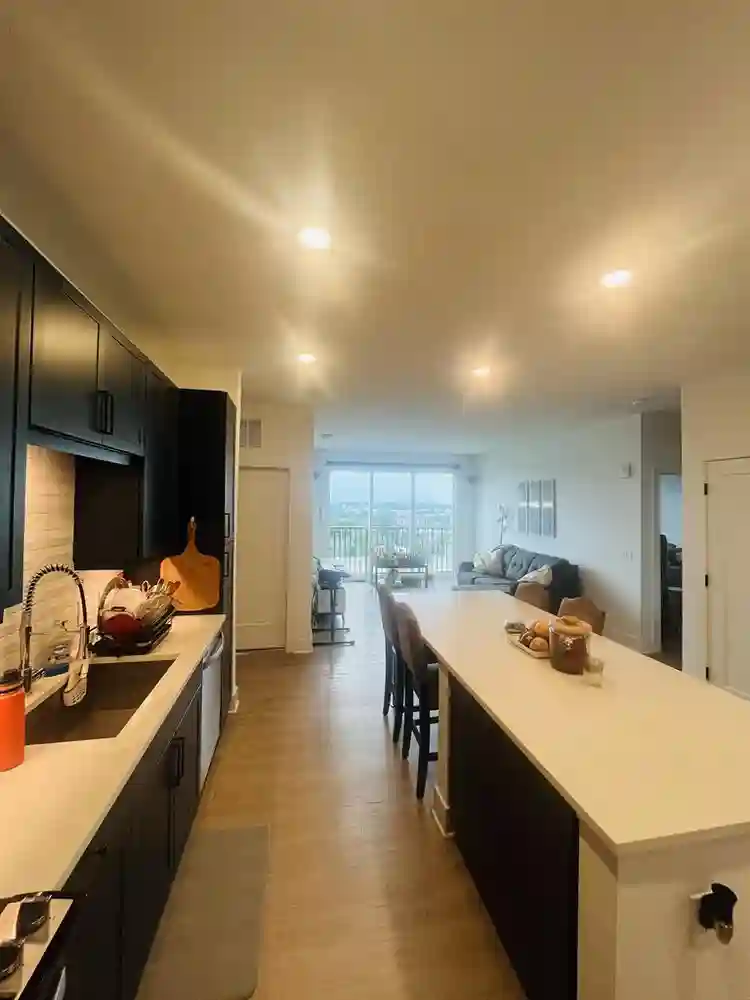 Prime Comfort – Trendy Upscale Room