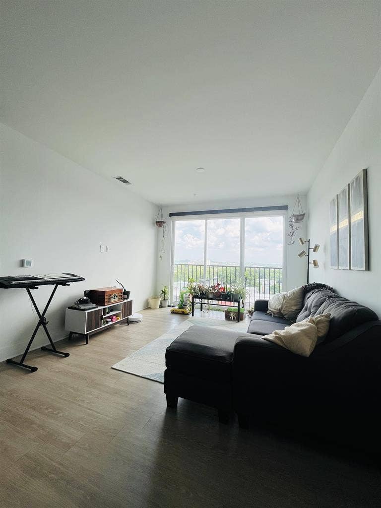 Prime Comfort – Trendy Upscale Room