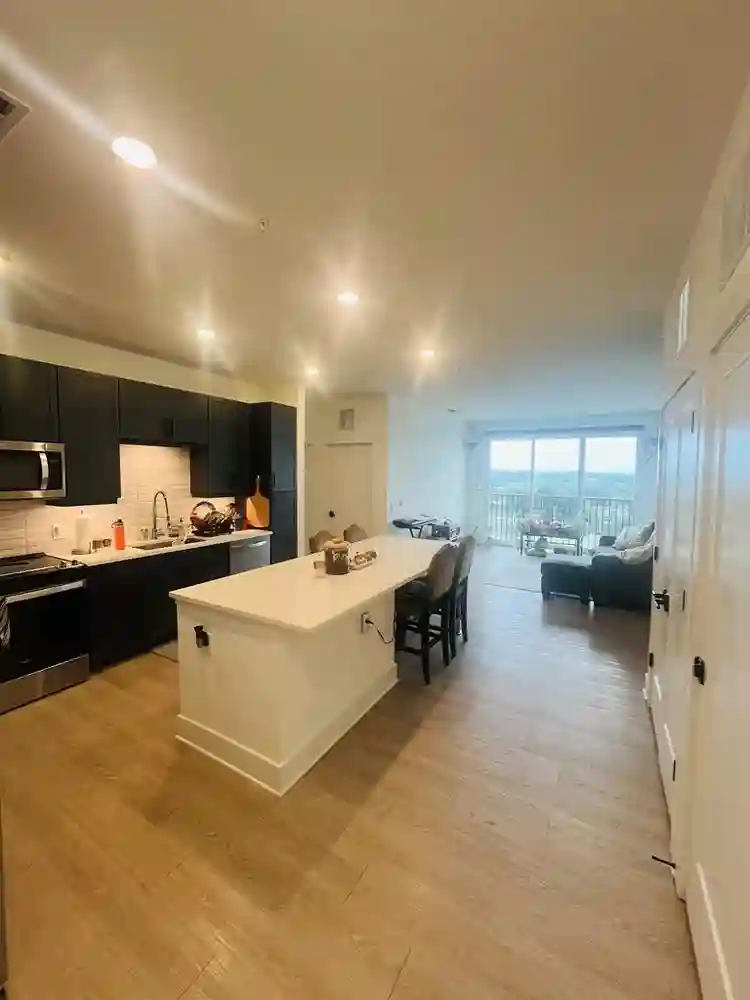 Prime Comfort – Trendy Upscale Room