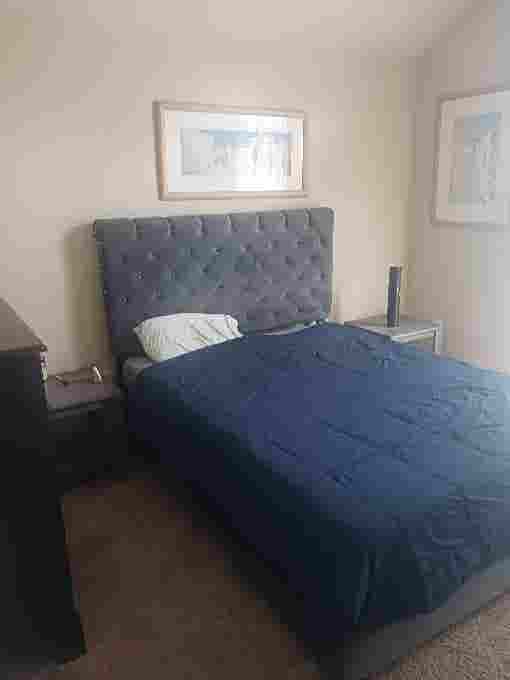I am looking for a roommate