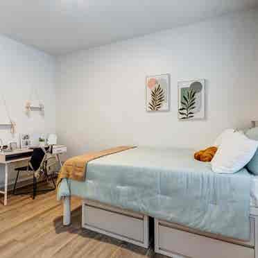 Lease Takeover: Private Bedroom