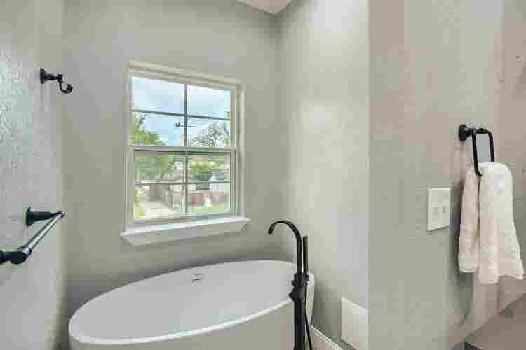 3 BR in Dallas