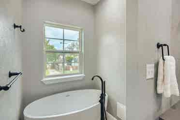 3 BR in Dallas