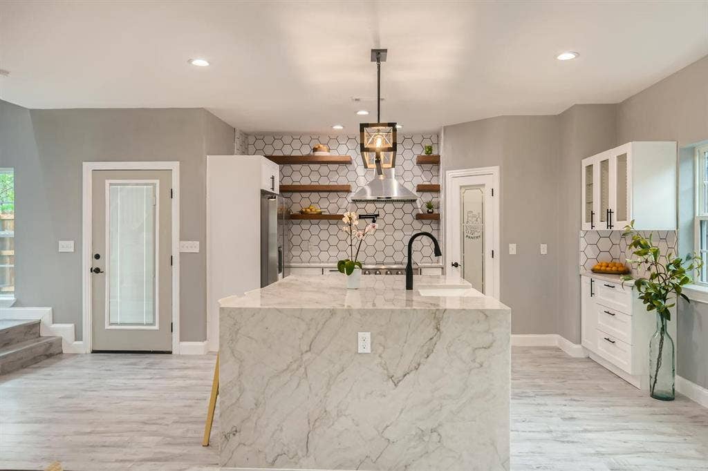 3 BR in Dallas