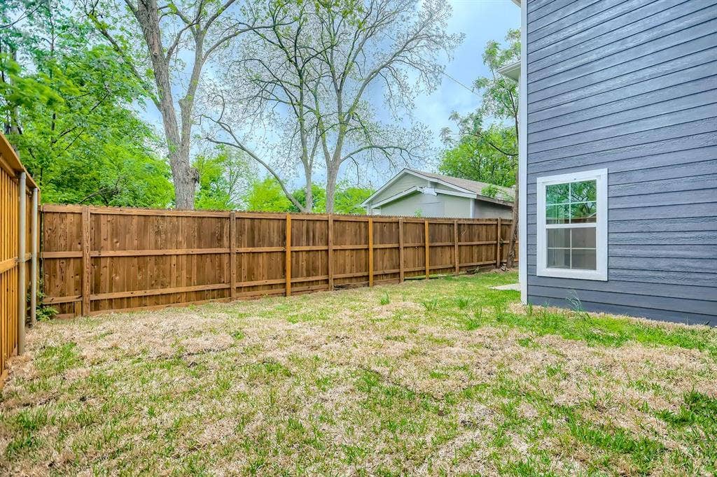 3 BR in Dallas