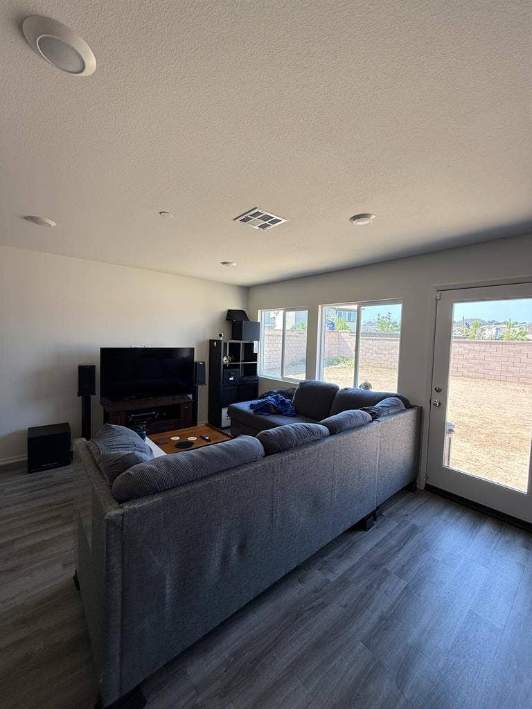 2 rooms for rent