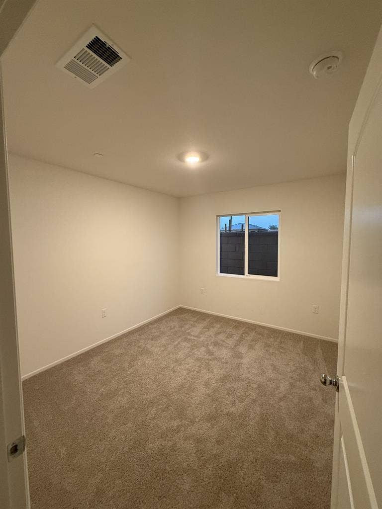 Multiple rooms for rent