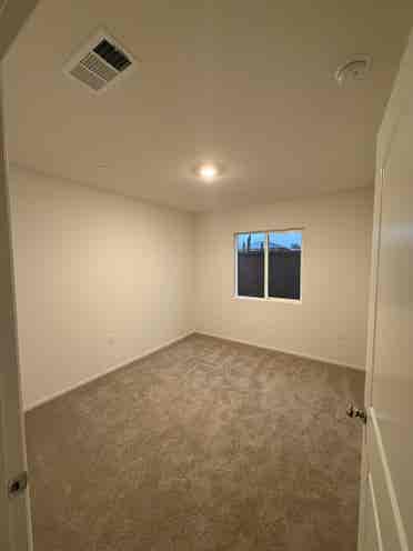 Multiple rooms for rent