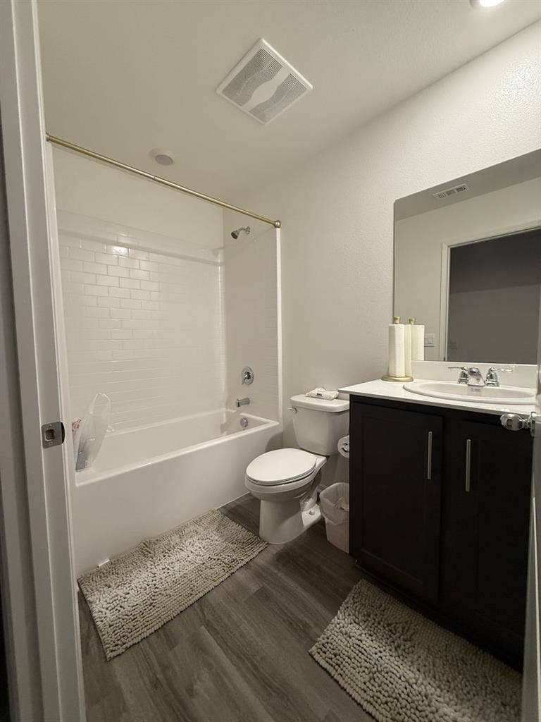 Multiple rooms for rent