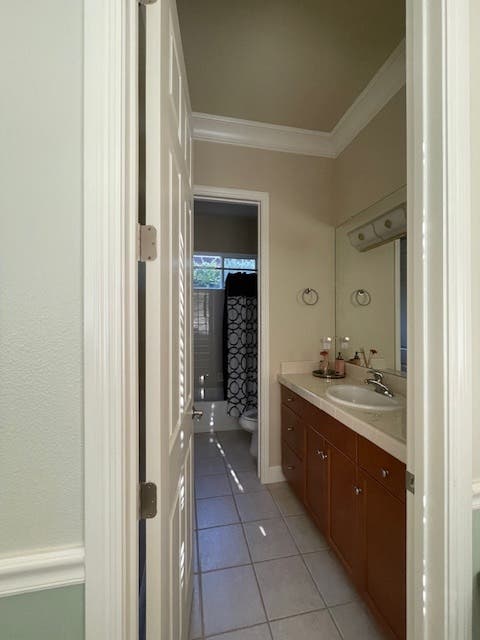 Room with Own Bathroom, NE Fresno