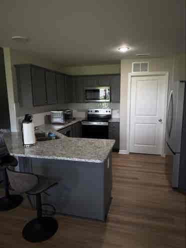 2 roommates needed