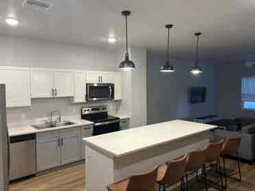 Near USF -Private Room and Bath
