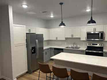 Near USF -Private Room and Bath