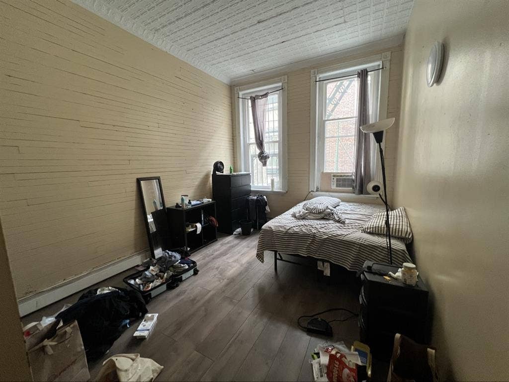Roommate wanted