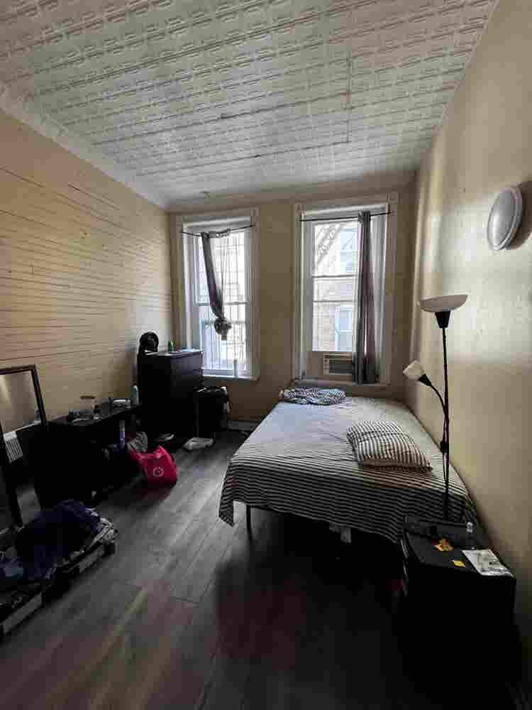 Roommate wanted