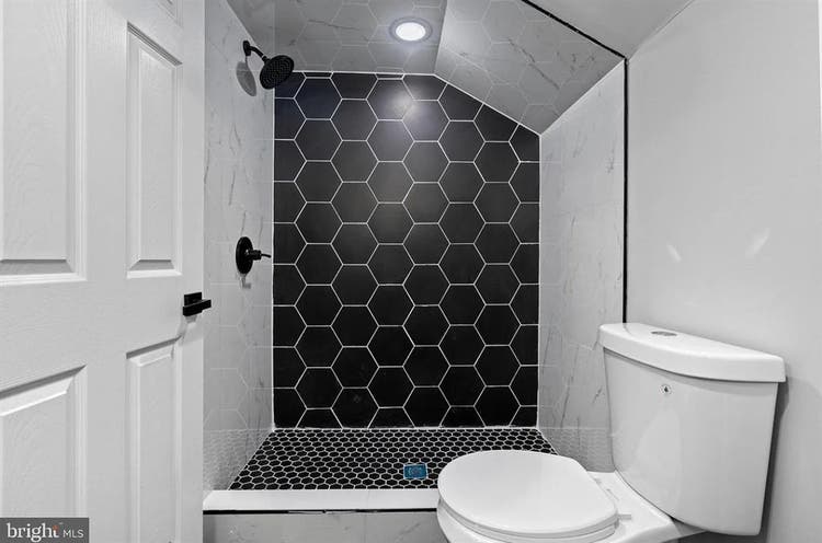 Prvt Rm/Entrance, Finished Basement
