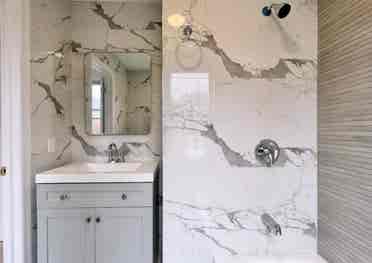 Charming   
Bath