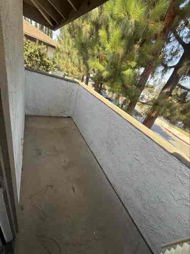 Looking for roommate