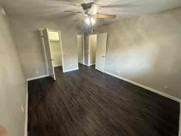 Looking for roommate