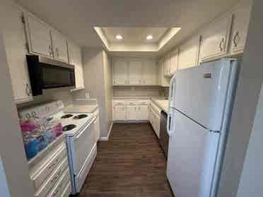 Looking for roommate