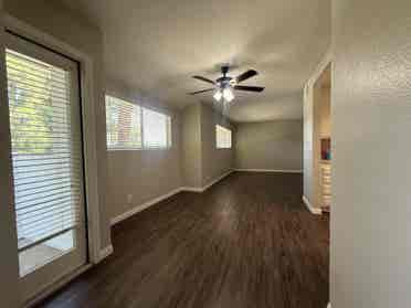 Looking for roommate