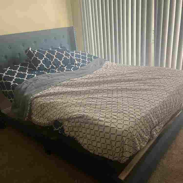 Private bed and bathroom for rent.