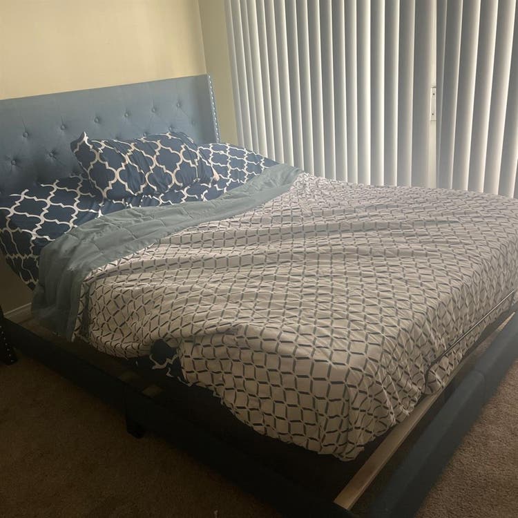 Private bed and bathroom for rent.