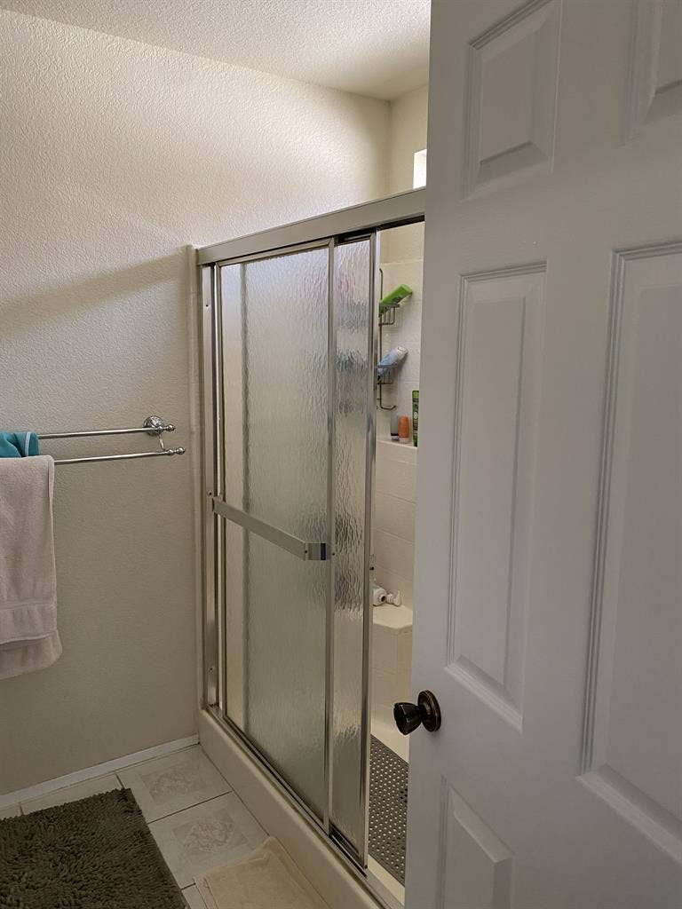 Master Bedroom w/private bathroom