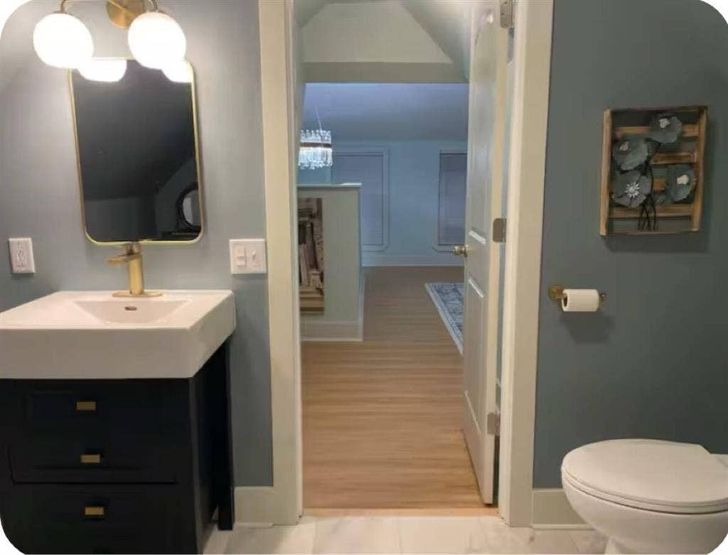 Bright & Spacious 2bd floor Room