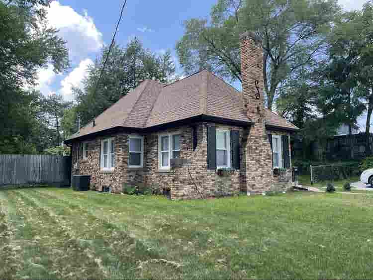 Bright & Spacious 2bd floor Room