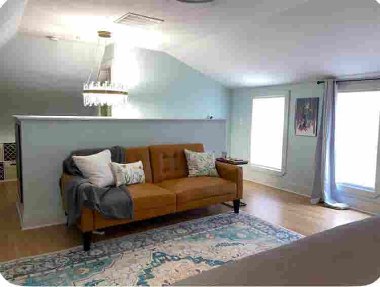 Bright & Spacious 2bd floor Room