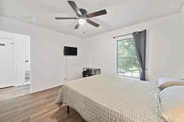 10 BR in Kyle