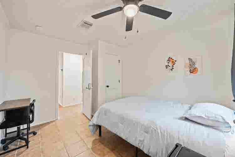 9 BR in Kyle