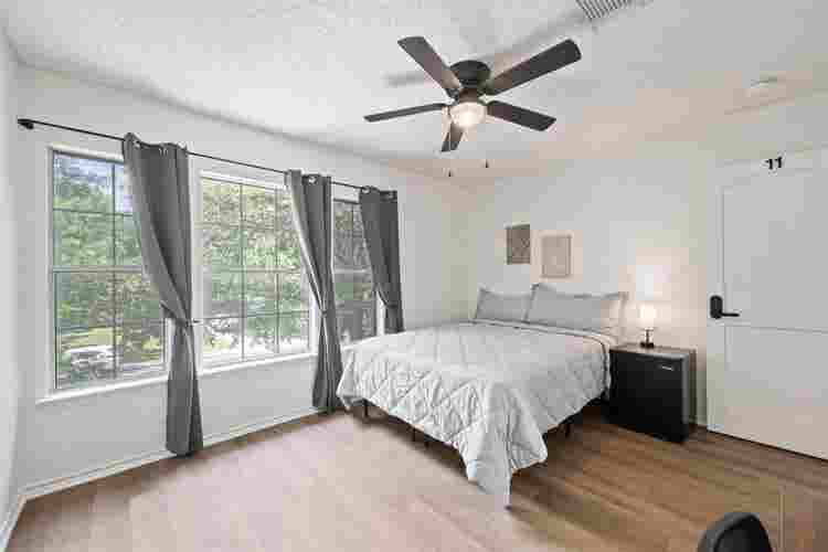 7 BR in Kyle