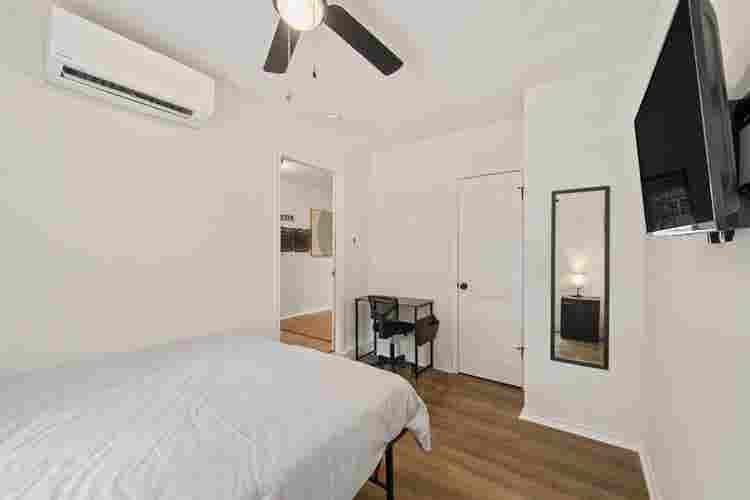 9 BR in Kyle