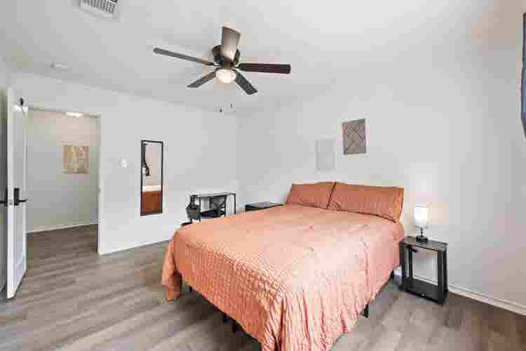 9 BR in Kyle