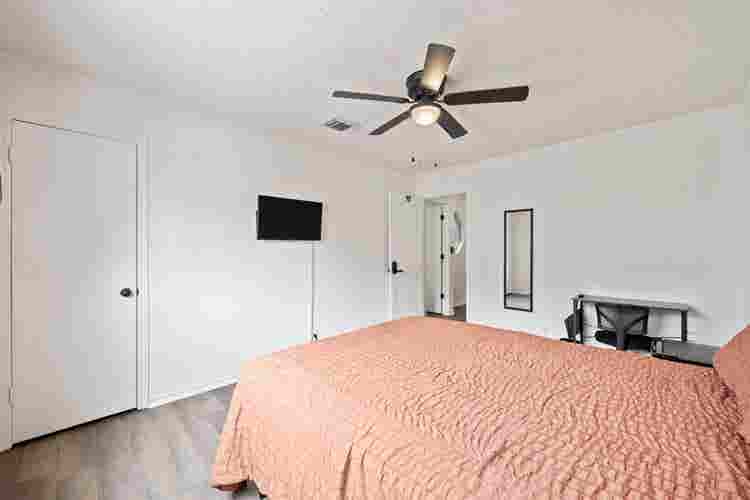 9 BR in Kyle