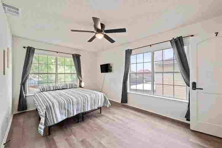 9 BR in Kyle